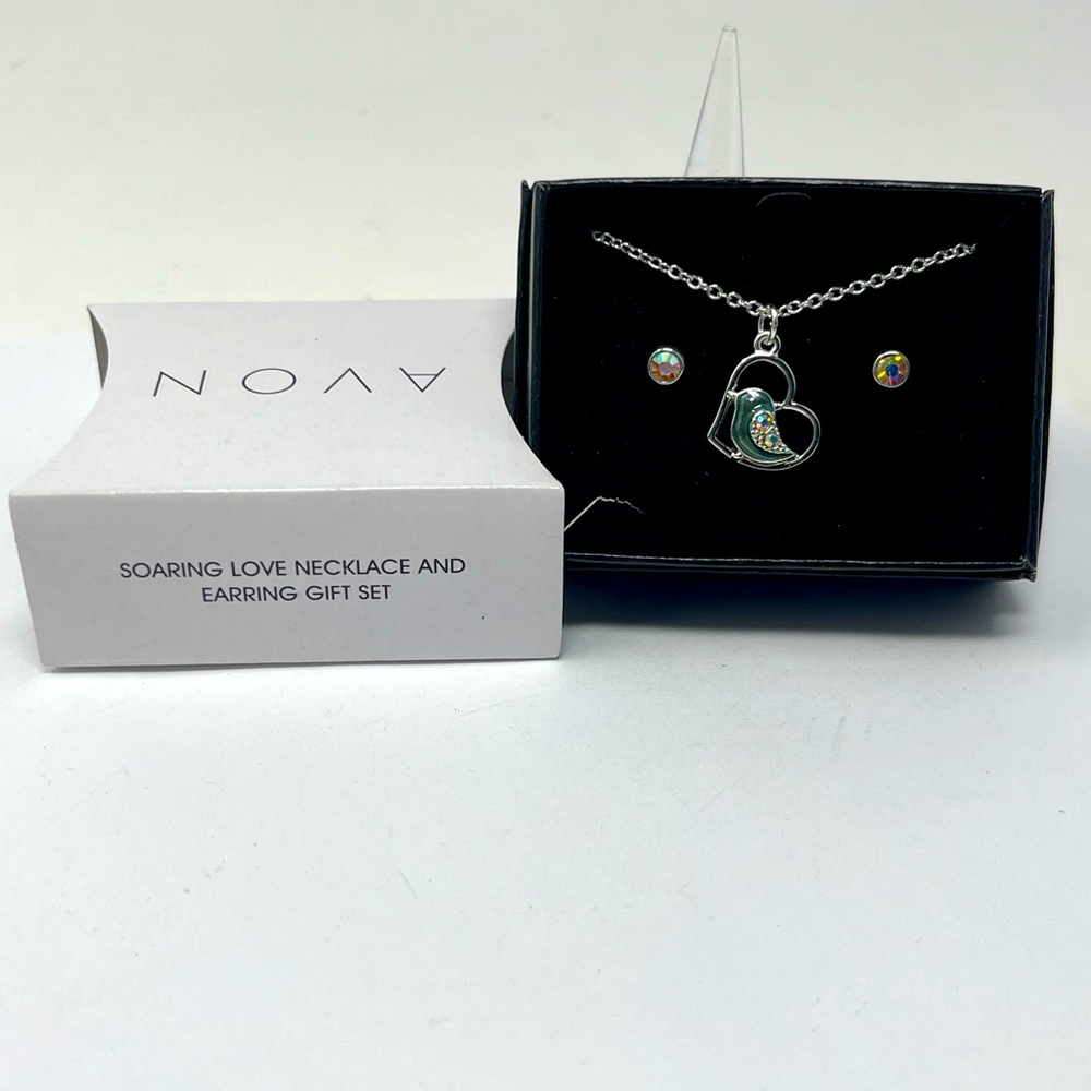 Avon Soaring Love Necklace & Earring Gift Set